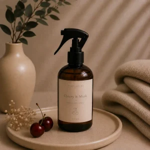 Spray do pościeli – Wiśnia i piżmo, 350 ml